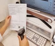 바코드 리더기만 3대...업체 경쟁에 약국만 한숨