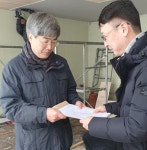 강릉시약, 화재로 전소된 회원 약국에 위로금 전달