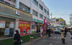 병원·약국 문의 쇄도…들썩이는 둔촌주공 재개발 단지