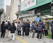 전 품목 착한가격?…고객 줄선다는 약국 가봤더니
