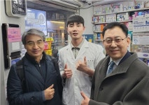 최광훈 회장, 설 앞두고 서울·경기 공공심야약국 찾아