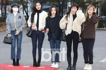 [bnt포토] 레드벨벳 '개성 있는 출근길 패션'
