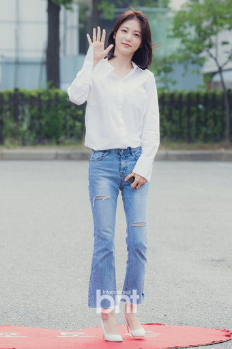 [bnt포토+] '신고합니다' 신예은-최보민 '뮤직뱅크 출근길 나선 새 MC'