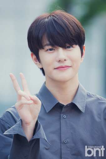 [bnt포토] 골든차일드 최보민 '귀엽게 브이'