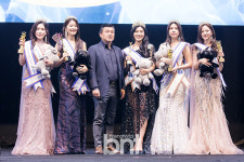 [bnt포토] 2022 미스인터콘티넨탈 코리아 서울에디션에서 수상자들과 기념촬영하는 지석민 회장