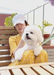송혜교, 햇살 아래 반려견과 행복한 시간