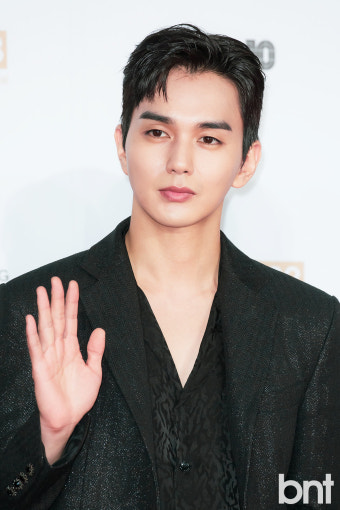 유승호, 대결! 팽봉팽봉 제작발표회에서 멋진 포즈로 팬들 마음 사로 잡았다