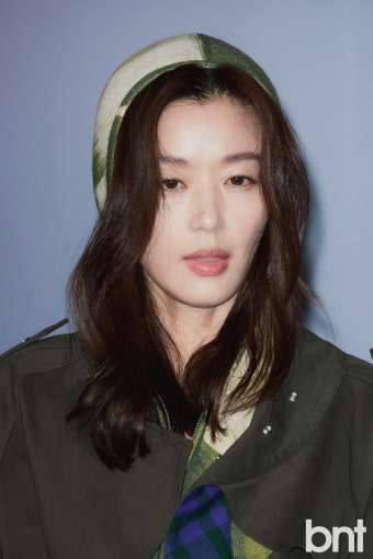 [포토] 전지현 '가을여인의 로맨틱한 스몰메롱'