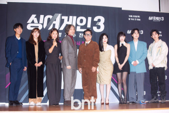 [포토] 이승기-김이나-백지영-임재범-윤종신-이해리-선미-규현-코드쿤스트 '포토타임 갖는 싱어게인3 심사위원들'