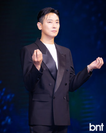 [포토] 주지훈 '안 보면 서운한 시그니처 손만두포즈'