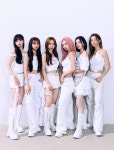 퀸즈아이, 여섯 빛깔 존재감 ‘PRISM EP.01’ 단체 콘셉트 포토 공개