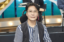 ‘복면가왕’ 아이유가 인정한 가수