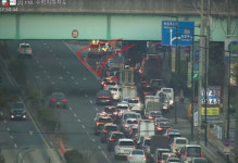 [속보] 동일로 수락분기점→의정부IC 진입로 낙하물 사고