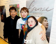 '피렌체' GV 후 기념촬영하는 작가 조영남-예지원-작가 서은혜 [포토]