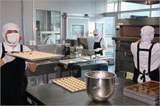 츄이팩토리의 태국 파티쉐, 전국에 최고의 디저트 츄이 크림 퍼프 공급