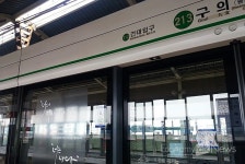 구의역 참사 1주기… 정치권 비정규직 감소에 노력