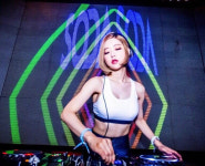 [뮤직 톡톡] 1년 700억 원 수입 DJ, 외국은 엔터테이너로 인정 국내에선?