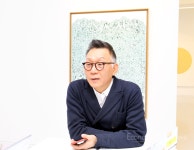 단색화 말고, 담색화로 부르게 만들 것. 최웅철 웅갤러리 대표