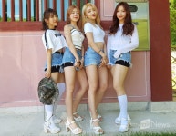 군통령 걸그룹 미드나잇, 4인 4색 매력 위문공연 인기 폭발