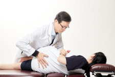 [건강연재칼럼] 새해 척추 살리는 추나요법 건강보험으로