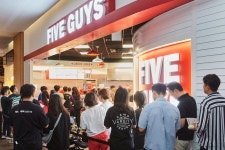 파이브가이즈 5호점, 9일 판교 오픈