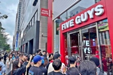 파이브가이즈 용산, 오픈 첫 주 글로벌 TOP5 그룹 진입…한국 유일 복수 매장 쾌거