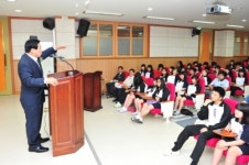 현삼식 양주시장, 스승의 날 삼숭고 1일 명예교사