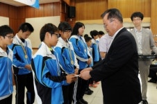 시교육청, 소년체전 장학금 전달 … 꿈나무 경기력 지원