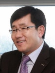 기고 1