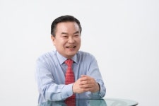 글로벌대학 유치 vs 동서 교통망 확충