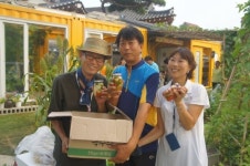 권선구 서둔동. 여름절기 팜 파티 마련해
