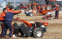 바빠질 영농 … 바쁜 農心들