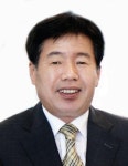 자유공원의 장수나무들