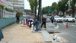 수원 매산로 일대 보도블록 교체 사라진 인도