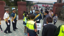 구리경찰서, 백문초등학교 등굣길 교통안전 캠페인 실시