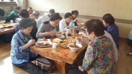 안산시 원곡1동 어르신께 짜장면 대접