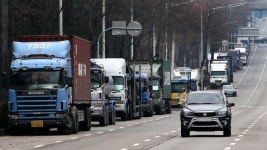 마지막 차선은 화물 주차장?