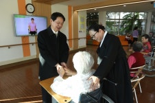 양복완 부지사, 노인의료복지시설 은혜마을방문