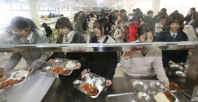 인천 중학교 전면 무상급식 첫날 만족