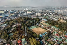 [사진에 비친 인천 100년] 33.웃터골운동장과 제물포고