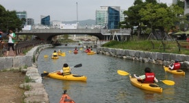청라 커낼웨이서 카누 즐겨볼까