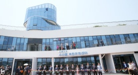 서해5도 수산물센터 개장 … 운반선·보관창고 확보 숙제