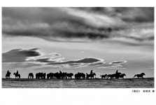 한중 大地 프레임에 녹여내다