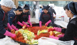 신공항하이웨이 서구 어르신에 김장 나눔