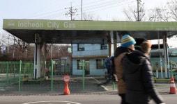 낡은 장수차고지, 충전소도 떠났다