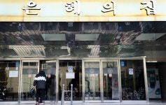 강추위에 떠는 노숙인 몸 기댈 시설지원 열악