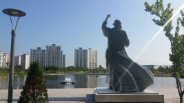 김포호수공원에 이철희 한국건축조형미술연구소장 작품 설치