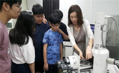 [용유중학교 여름방학 과학캠프] 전자현미경 사용법 익히고 DNA 추출하고