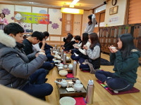 친구들과 나눈 차 한잔 … 배려는 덤으로