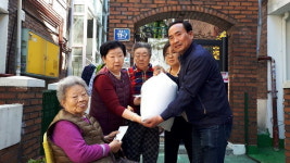 채한진 중부수도사업소 주무관 사랑의 쌀 전달